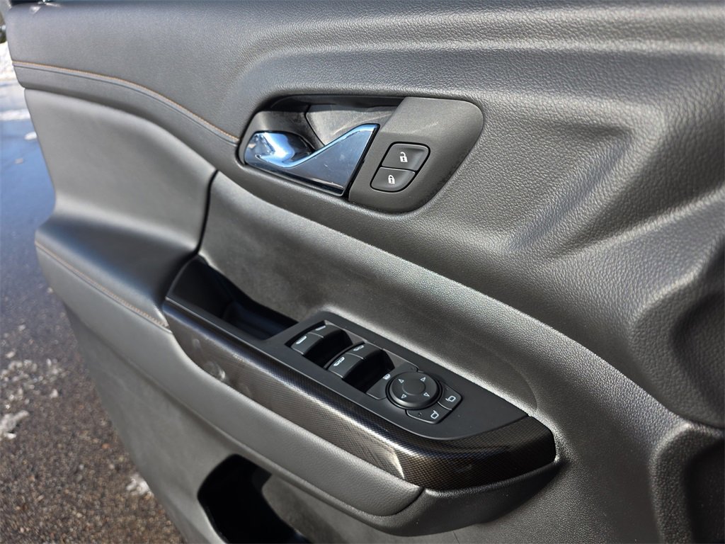 Used 2023 GMC Acadia AT4 image 31