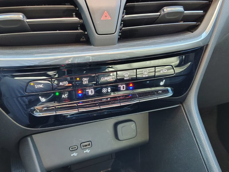 Used 2024 Buick Encore GX Avenir FWD image 20