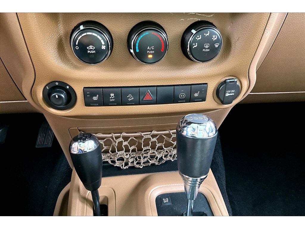 Used 2011 Jeep Wrangler Unlimited Sahara w/ Dual Top Group AWD/4WD image 26