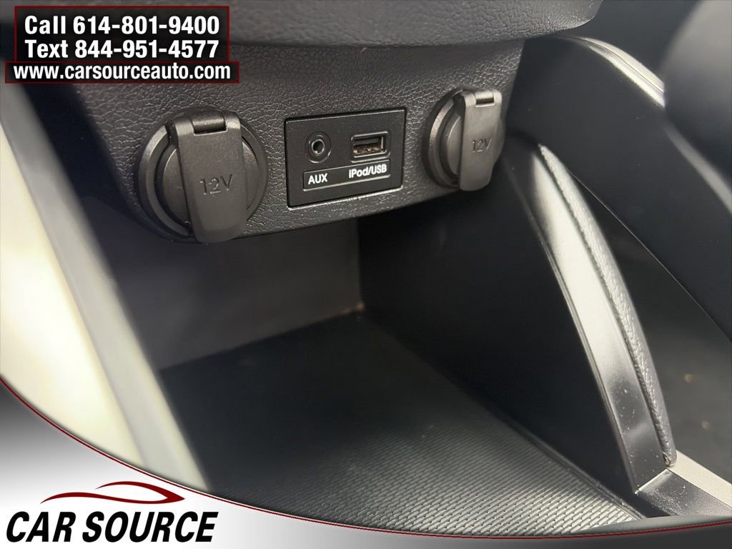 Used 2013 Hyundai Veloster w/ Tech Pkg FWD image 19