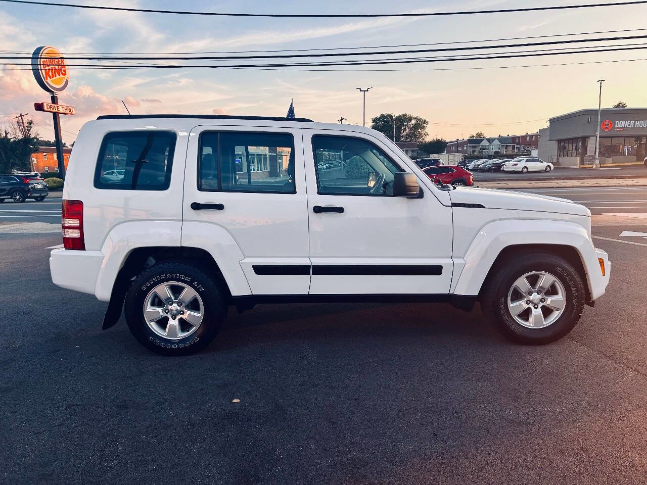 Used 2012 Jeep Liberty Sport image 7