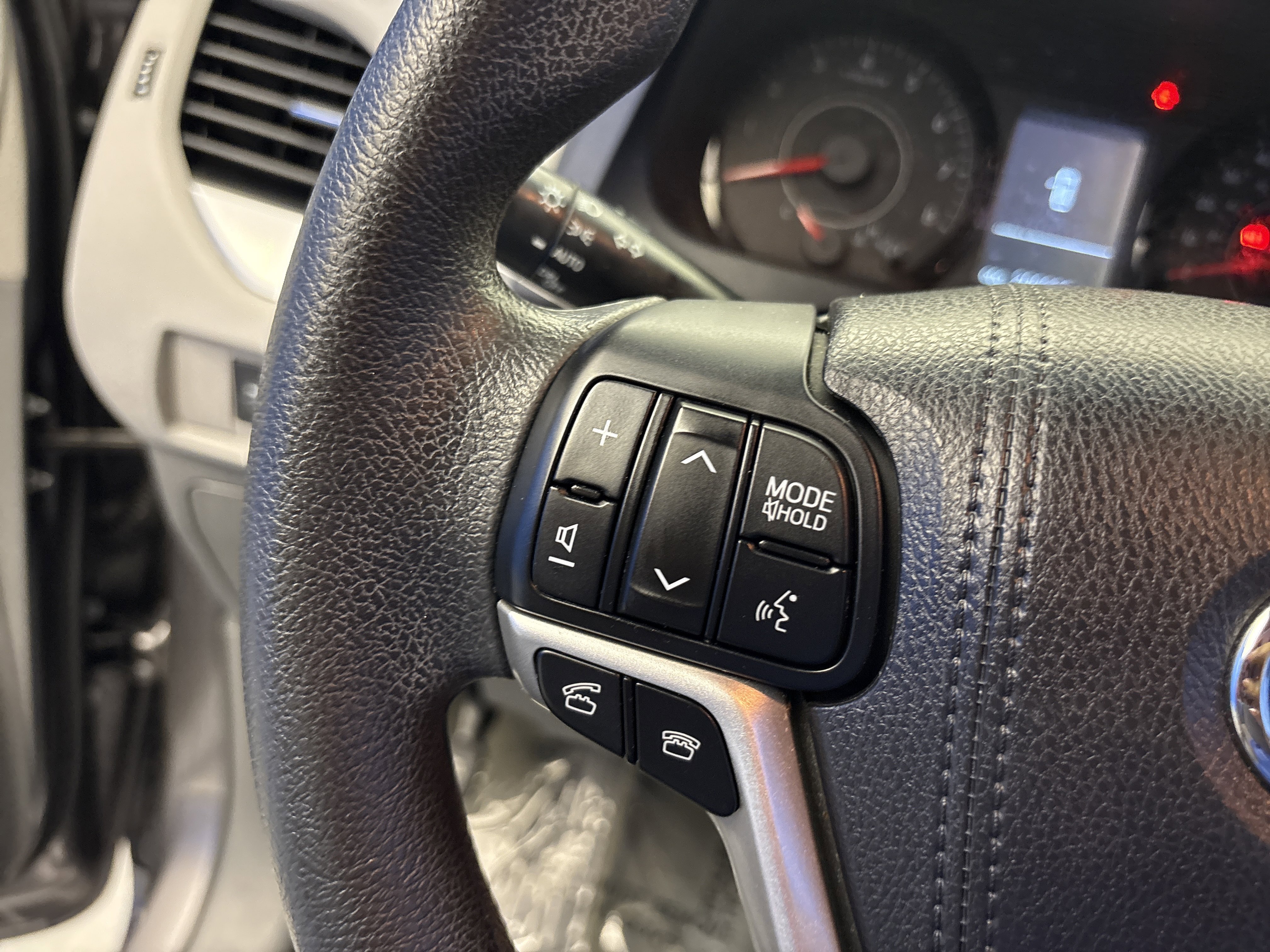 Used 2017 Toyota Sienna LE image 15