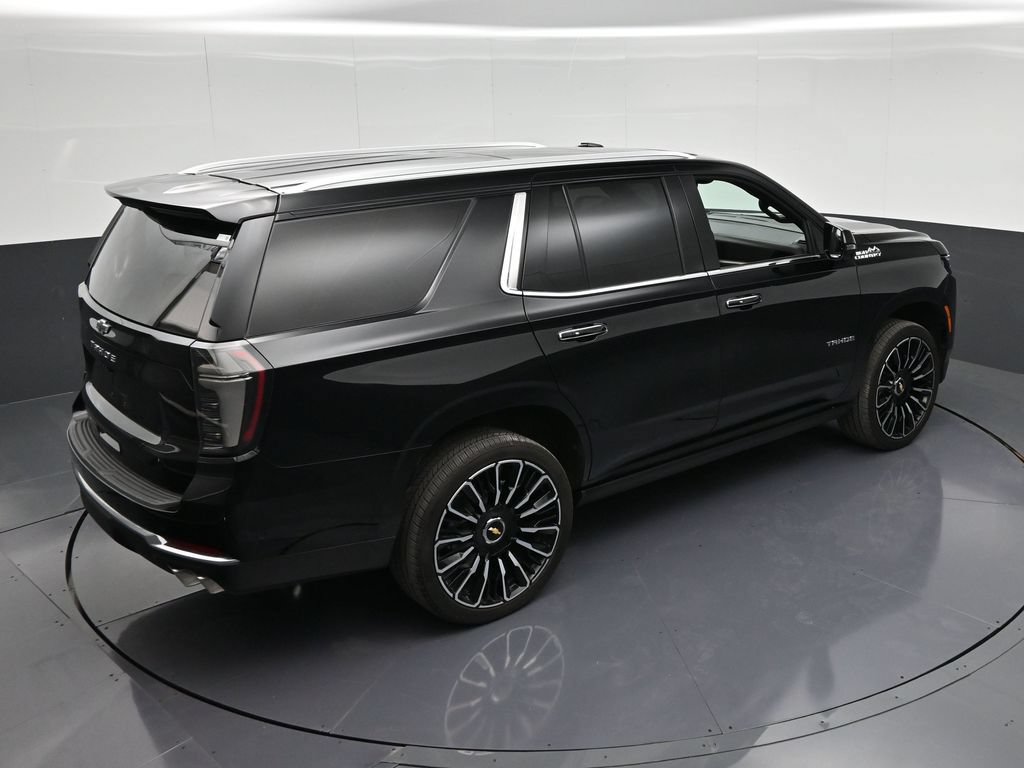 Used 2025 Chevrolet Tahoe High Country AWD/4WD image 17