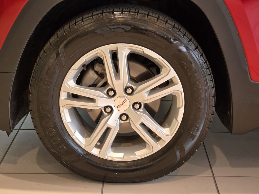 Used 2022 GMC Terrain SLE w/ Driver Convenience Package FWD image 10