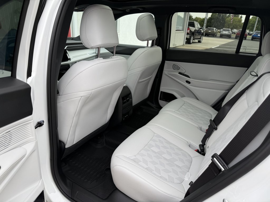 New 2026 Jeep Cherokee Overland w/ Trailer Tow Group AWD/4WD image 12