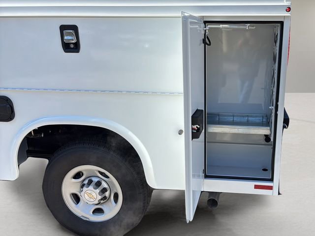 New 2025 Chevrolet Express 3500 w/ Power Convenience Package RWD image 19