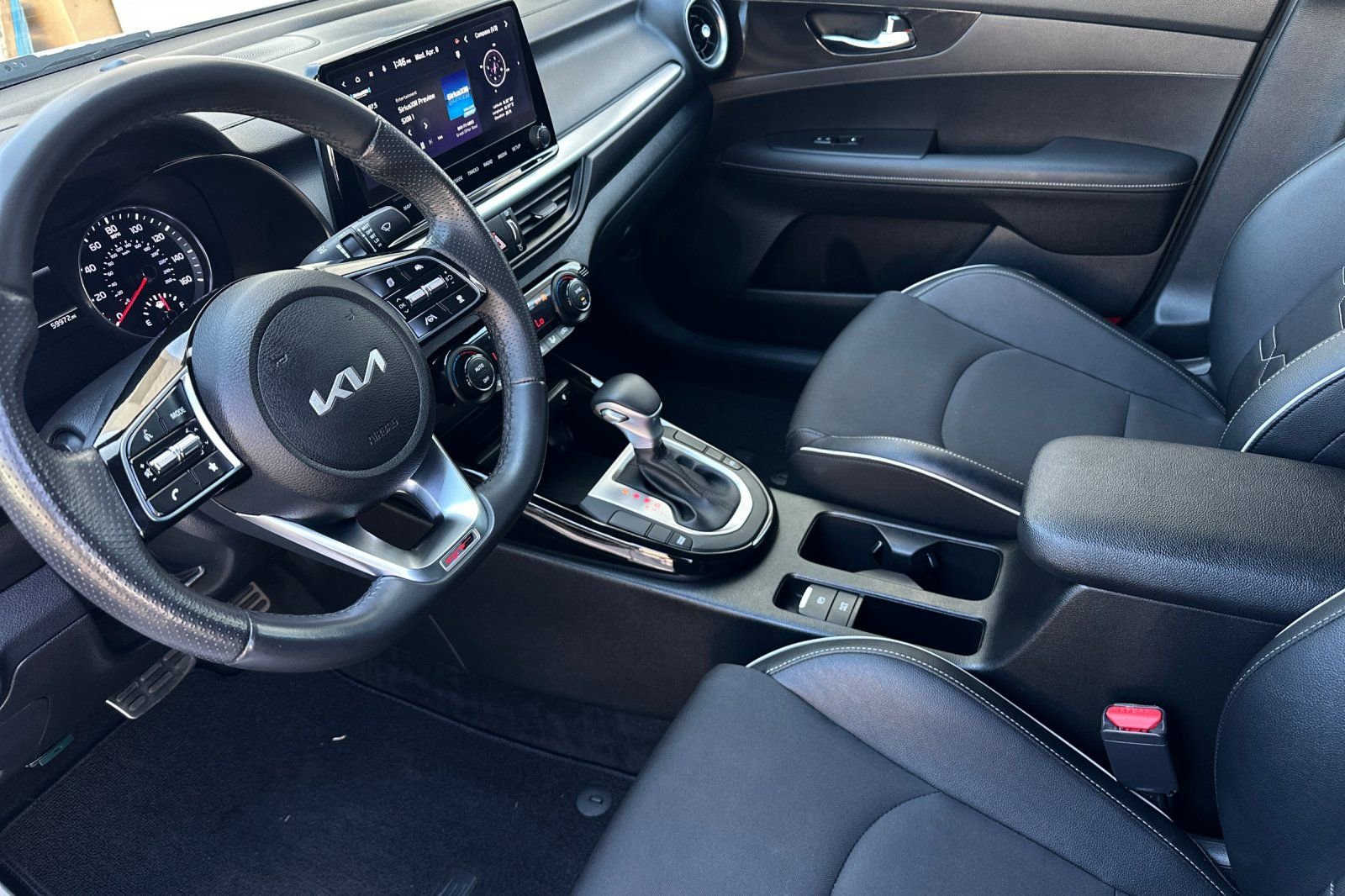 Used 2023 Kia Forte GT-Line w/ GT-Line Premium Package image 10