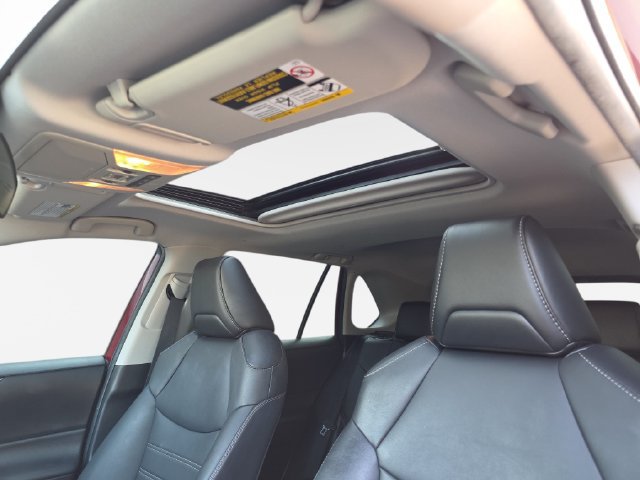 Certified 2021 Toyota RAV4 XLE Premium AWD/4WD image 28