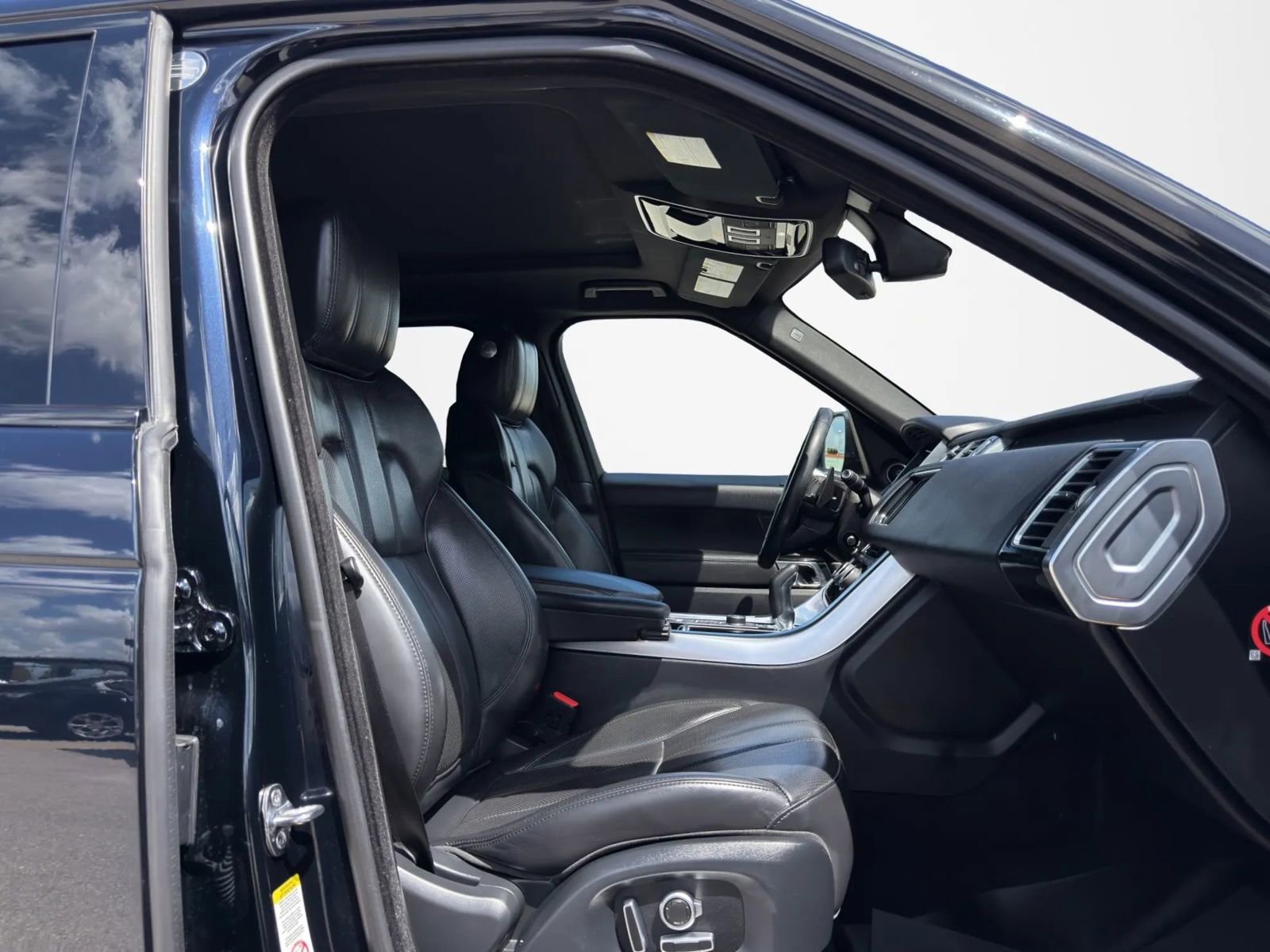 Used 2016 Land Rover Range Rover Sport Supercharged image 24