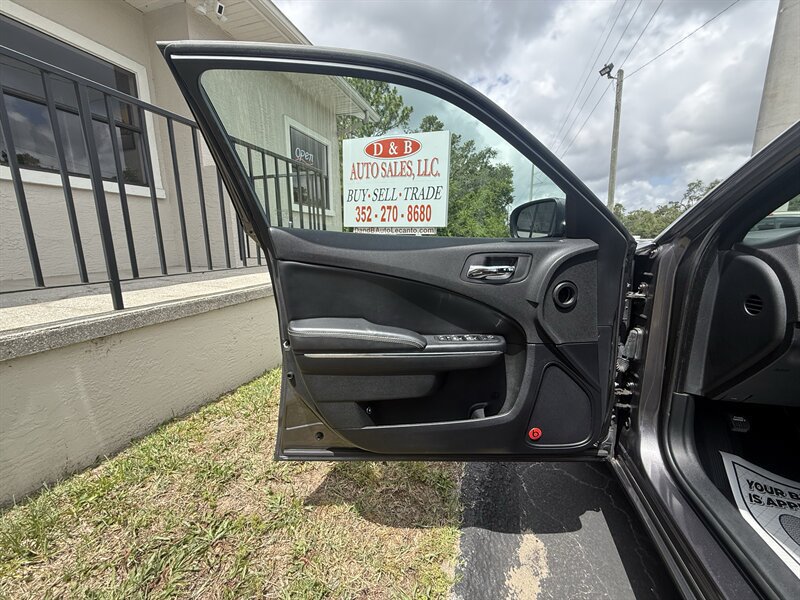 Used 2014 Dodge Charger SXT Plus RWD image 10