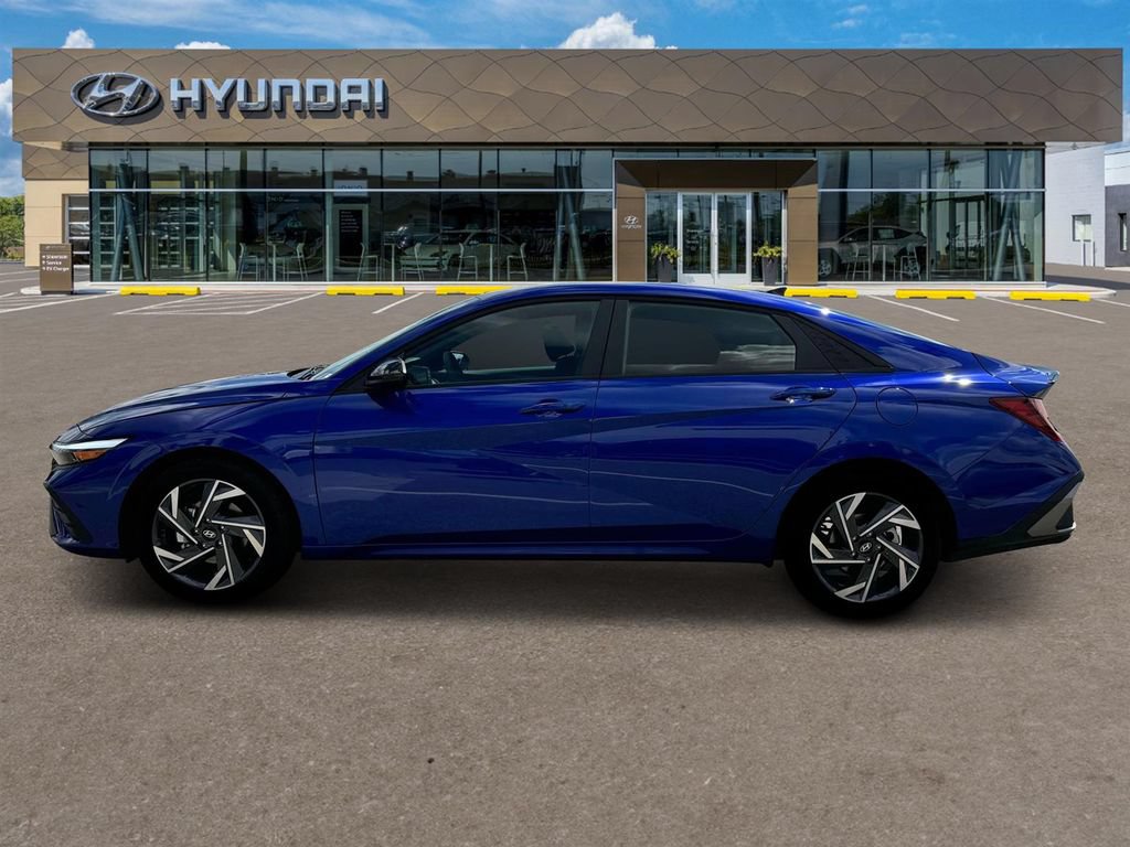 New 2025 Hyundai Elantra Sport FWD image 3