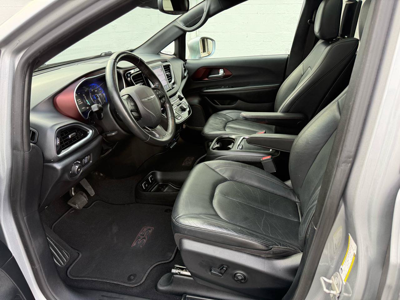 Used 2019 Chrysler Pacifica Touring-L FWD image 39