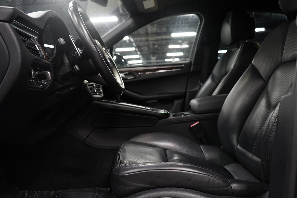 Used 2023 Porsche Macan S AWD/4WD image 10