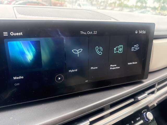 Used 2025 Hyundai Santa Fe SEL FWD image 17