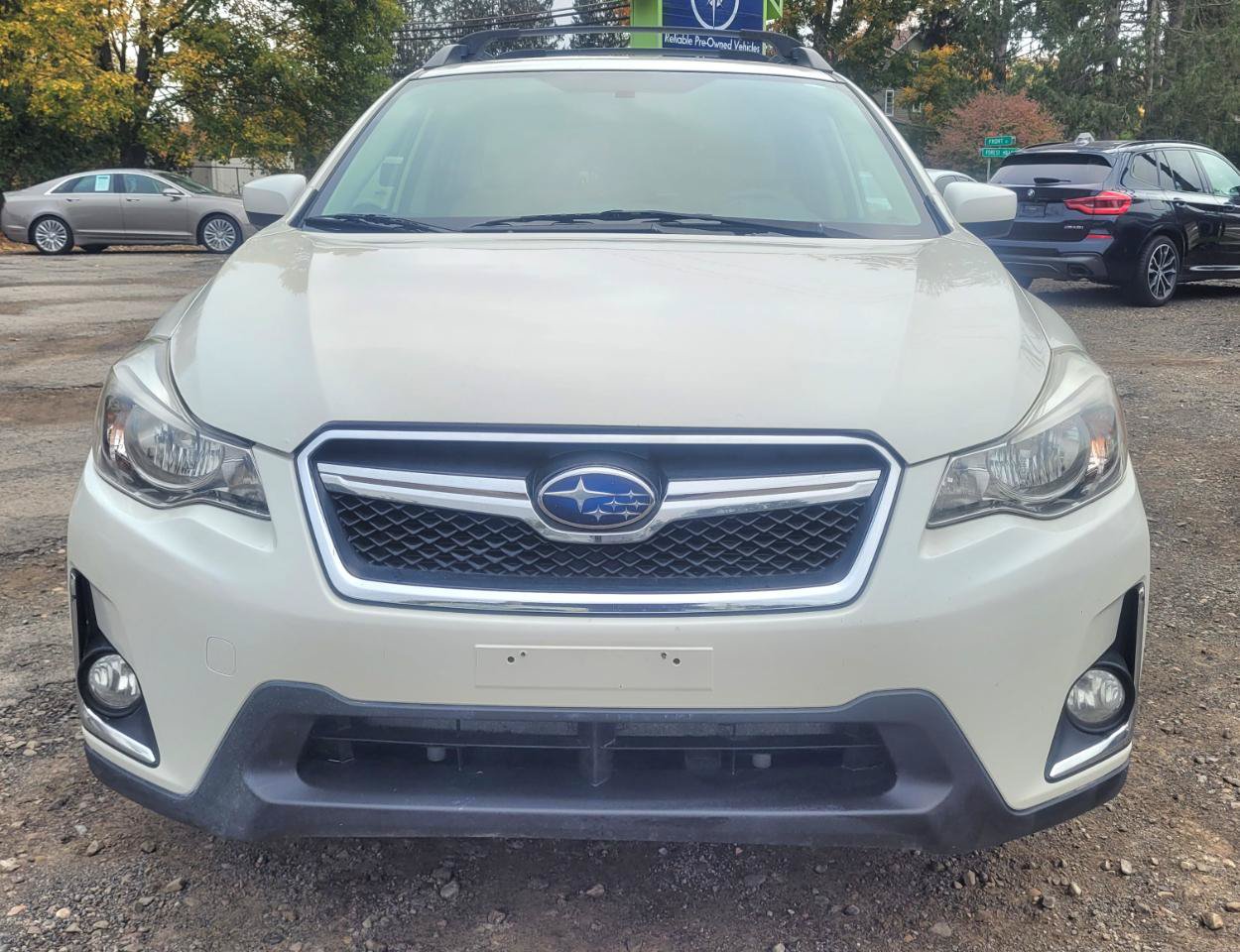 Used 2017 Subaru Crosstrek 2.0i Premium AWD/4WD image 3