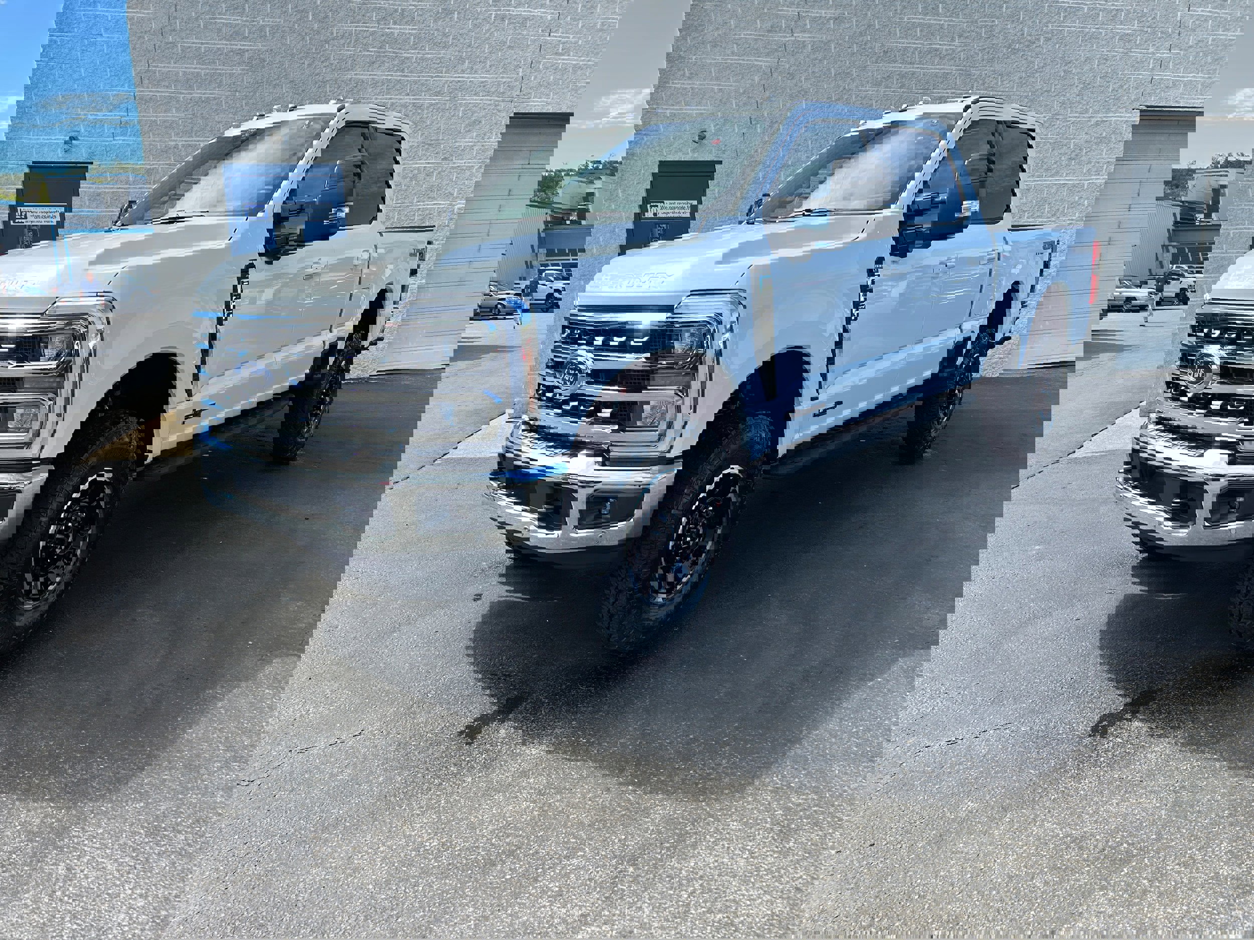 New 2026 Ford F350 Lariat w/ Tremor Off-Road Package image 2