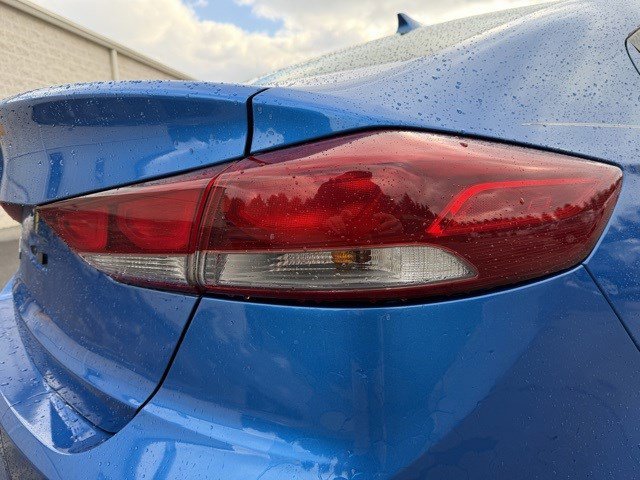 Used 2017 Hyundai Elantra SE image 6