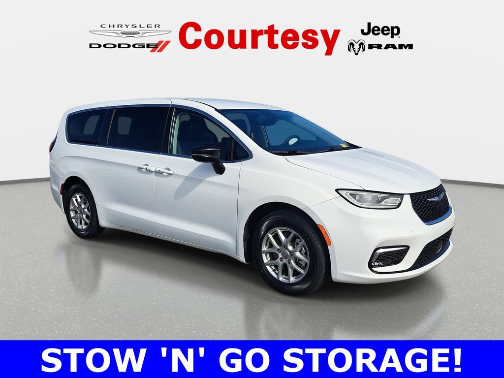 Used 2024 Chrysler Pacifica Touring-L