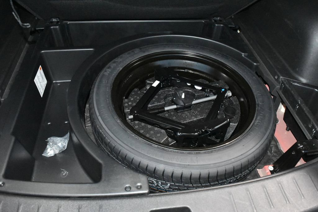 Used 2025 Chevrolet Blazer LT FWD image 30