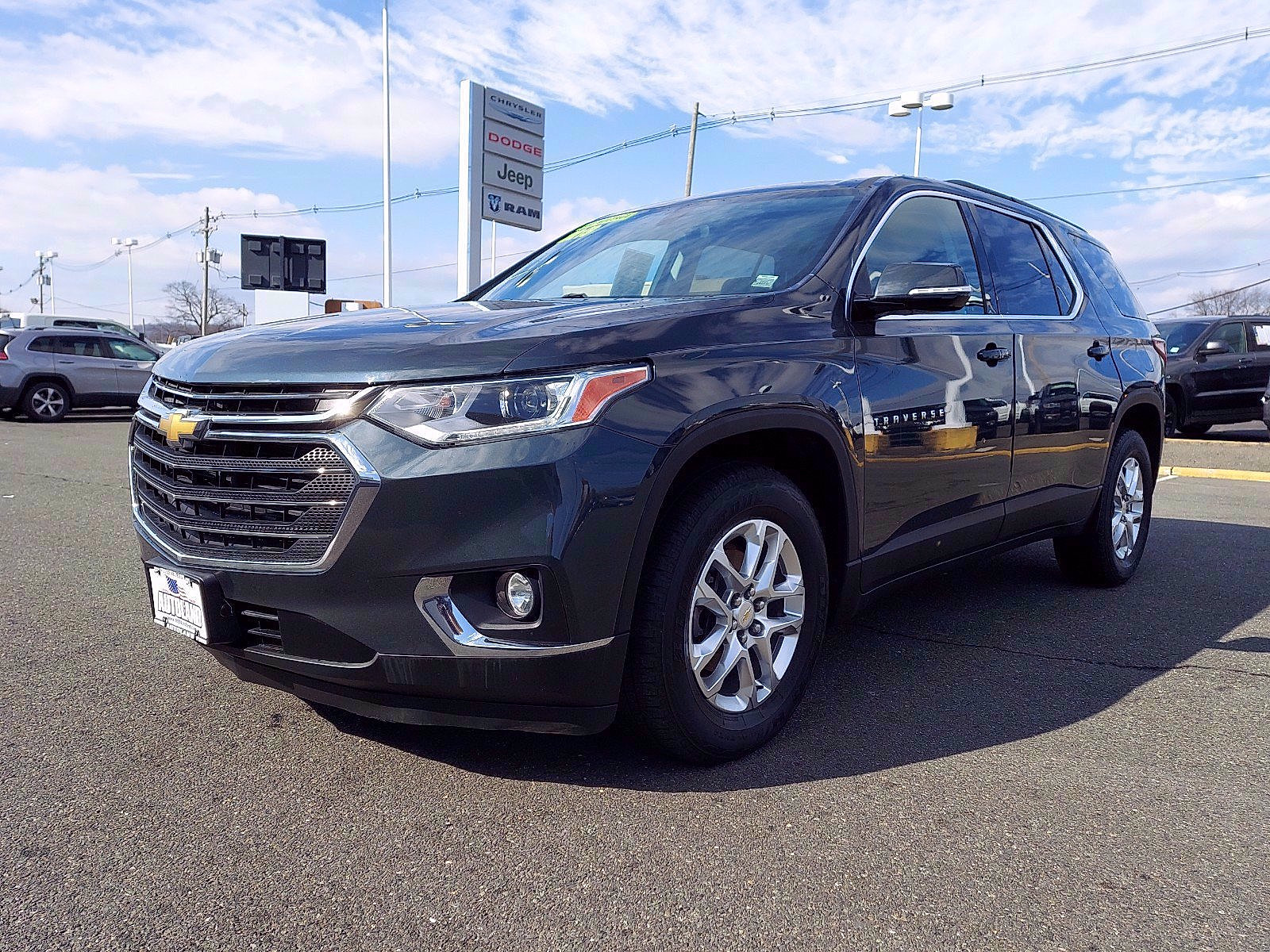 Used 2019 Chevrolet Traverse LT AWD/4WD image 3