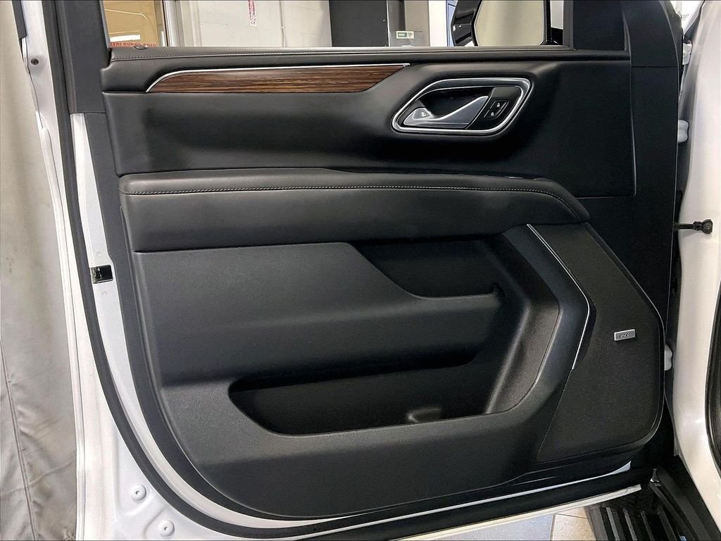 Used 2024 Chevrolet Tahoe High Country w/ Advanced Technology Package AWD/4WD image 9