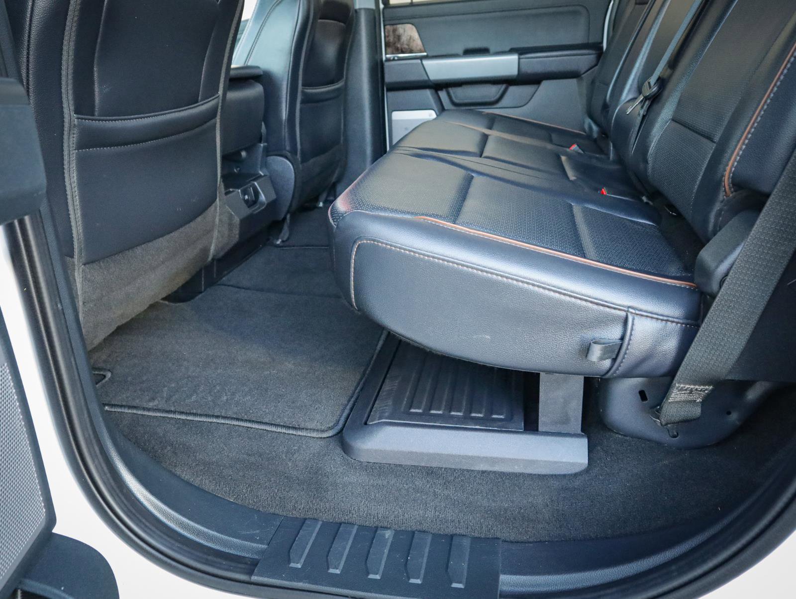 Used 2025 Ford F350 Lariat image 31