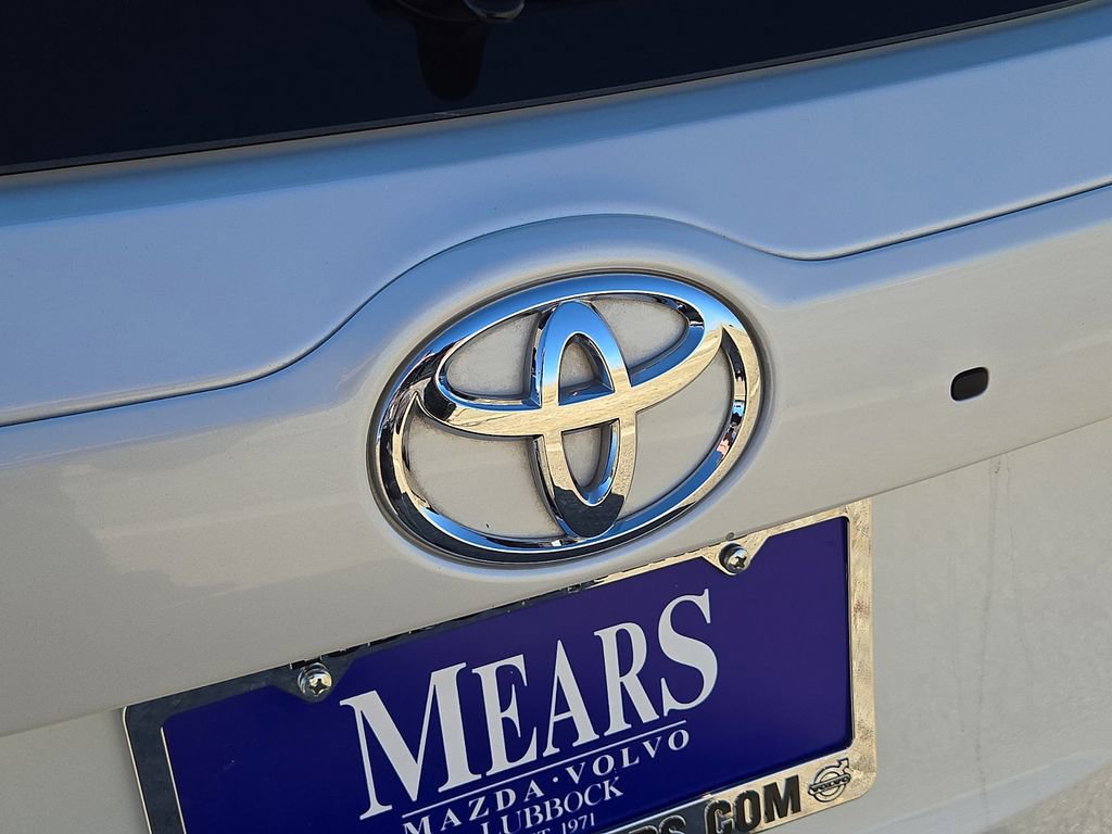 Used 2017 Toyota Highlander Limited image 12