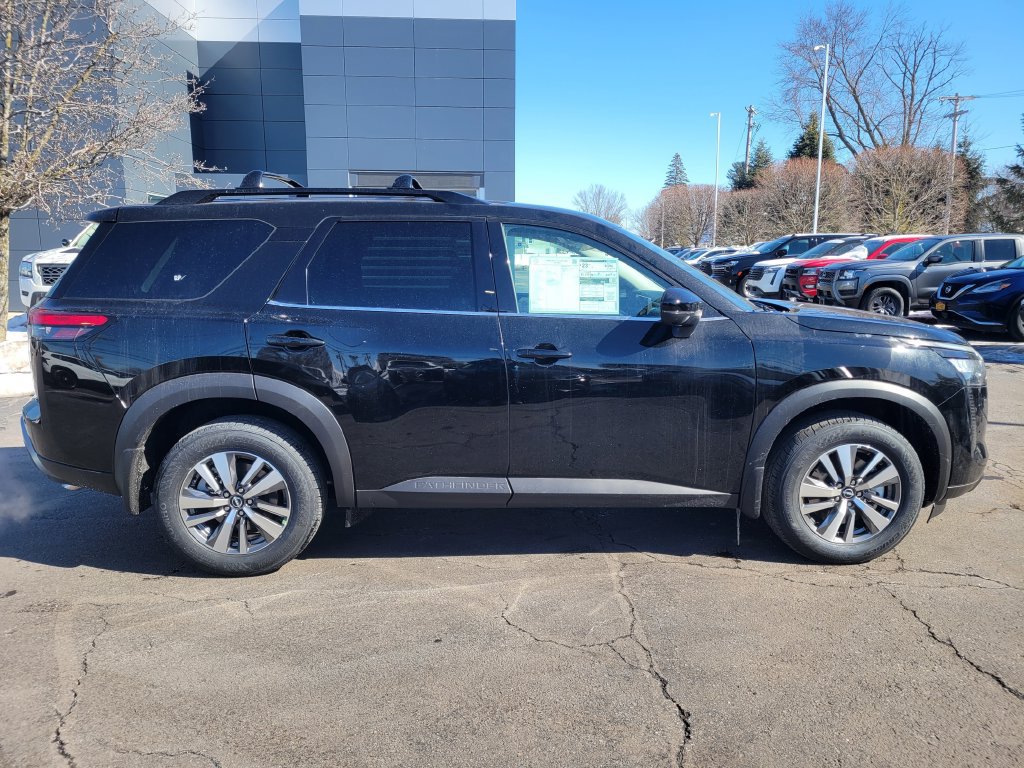 New 2026 Nissan Pathfinder SL AWD/4WD image 2