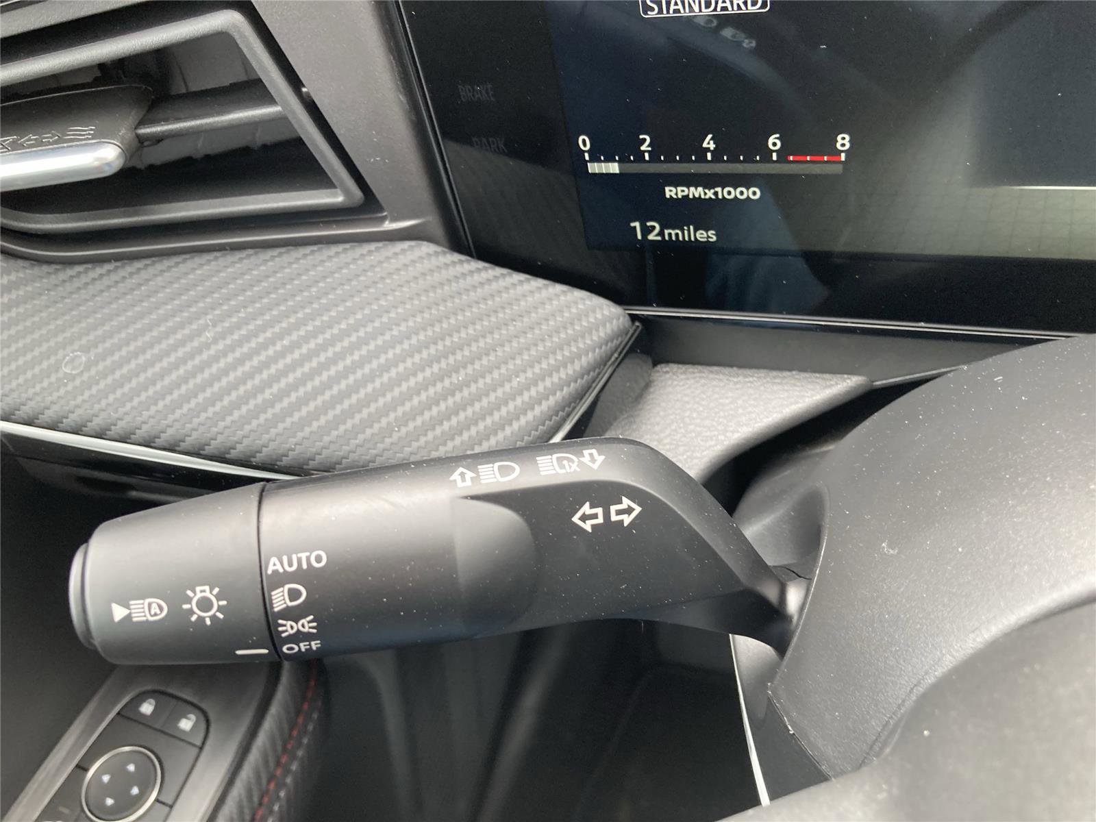 New 2025 Nissan Kicks SR image 26