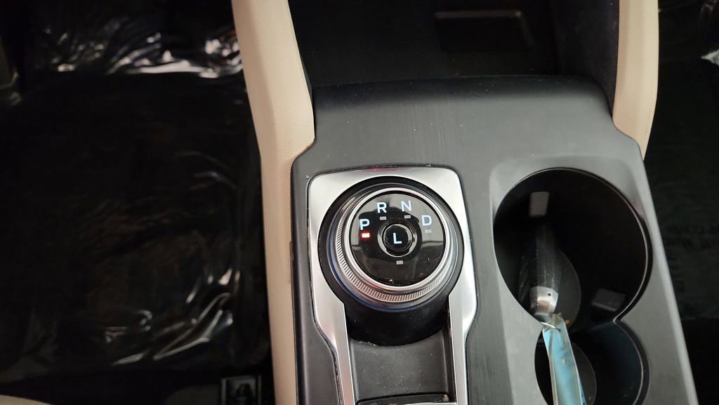 Used 2022 Ford Escape SEL image 28