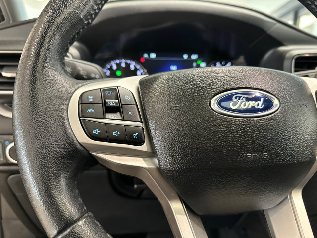 Used 2023 Ford Explorer XLT w/ Equipment Group 202A AWD/4WD image 23