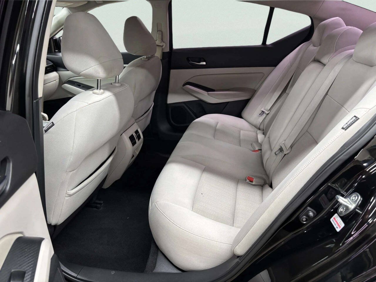 Used 2019 Nissan Altima 2.5 SV FWD image 16