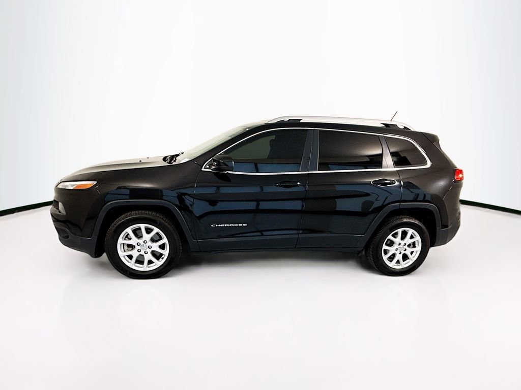 Used 2018 Jeep Cherokee Latitude w/ Safety Group image 8