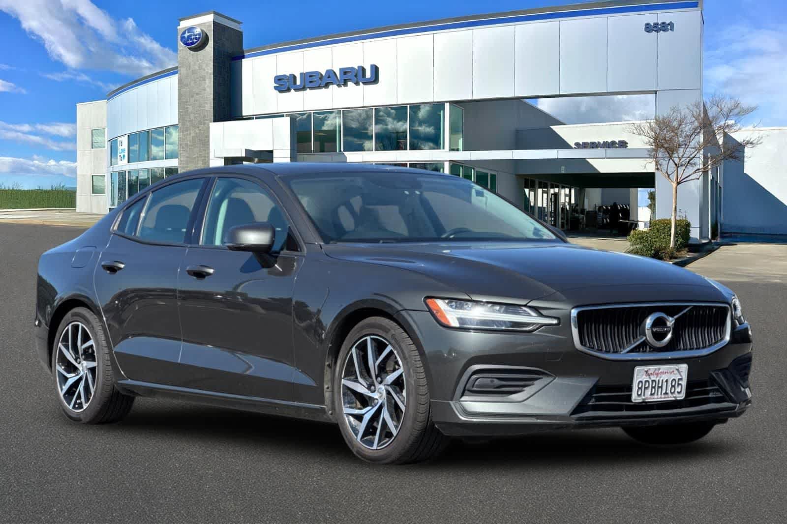 Used 2019 Volvo S60 T6 Momentum w/ Premium Package AWD/4WD image 5