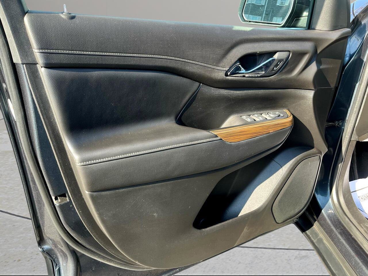 Used 2020 GMC Acadia SLE image 9