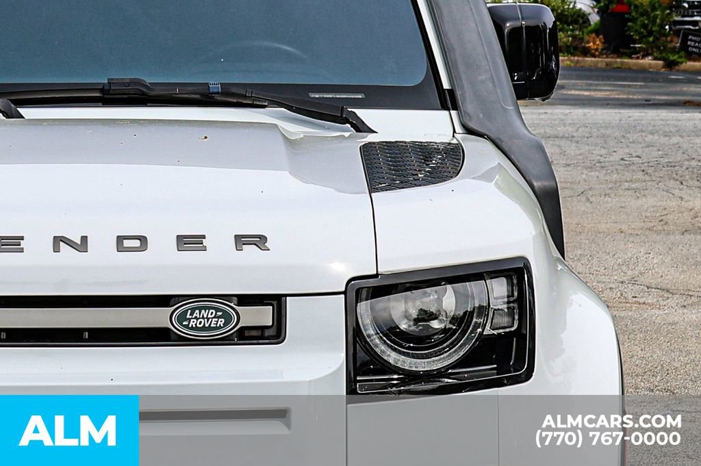 Used 2022 Land Rover Defender 110 X-Dynamic SE AWD/4WD image 15