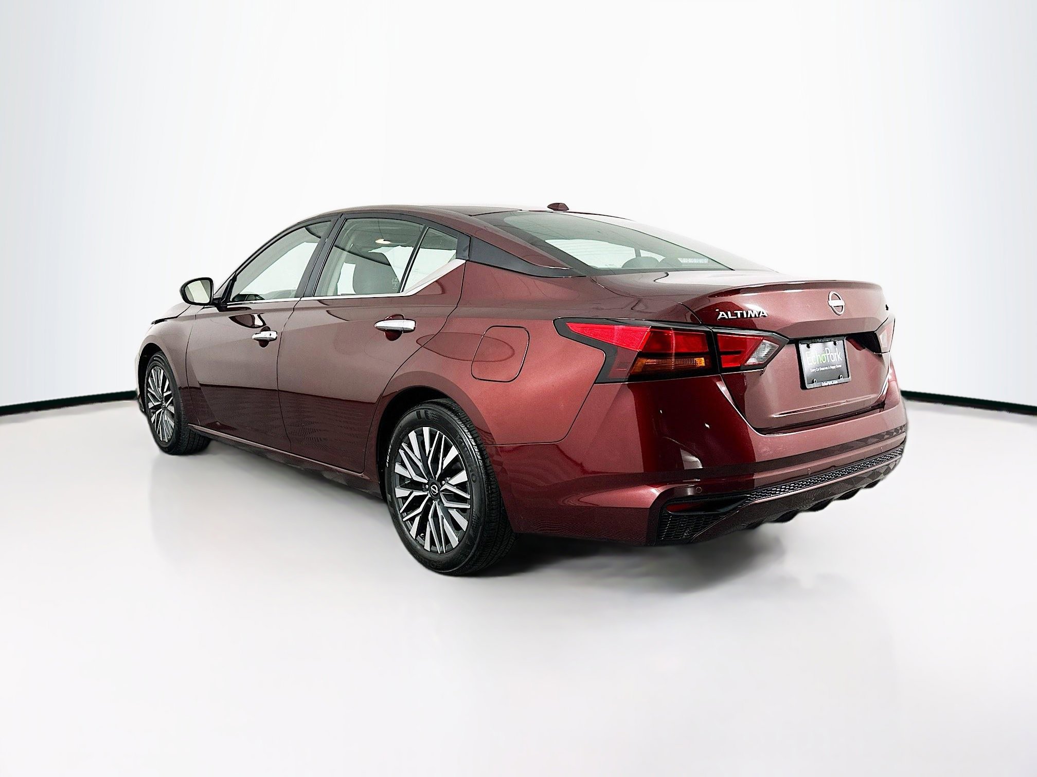 Used 2024 Nissan Altima 2.5 SV image 5