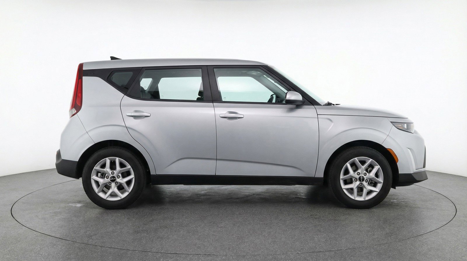 Used 2025 Kia Soul LX w/ LX Technology Package image 11