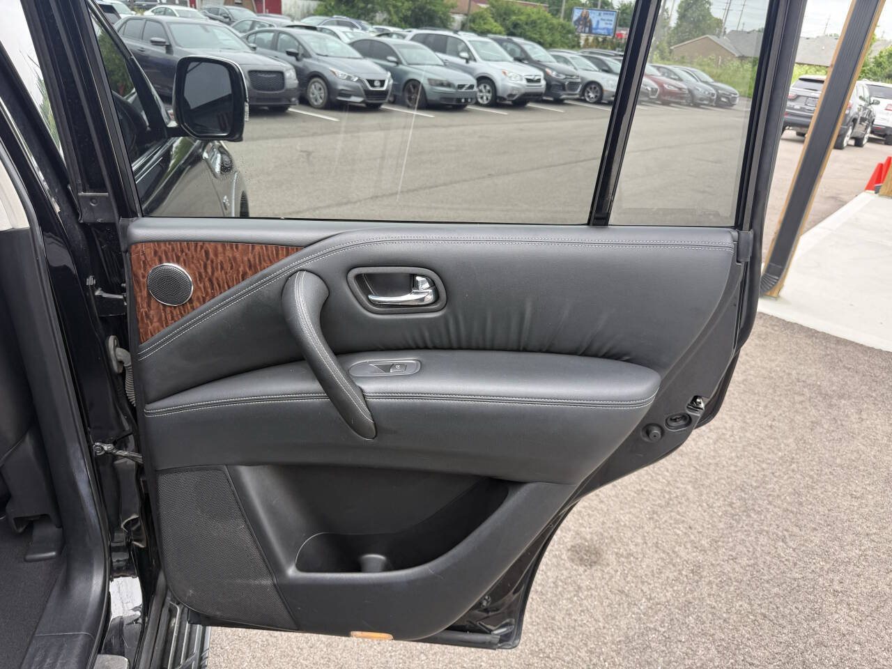 Used 2017 Nissan Armada Platinum w/ Interior Lighting Package AWD/4WD image 15