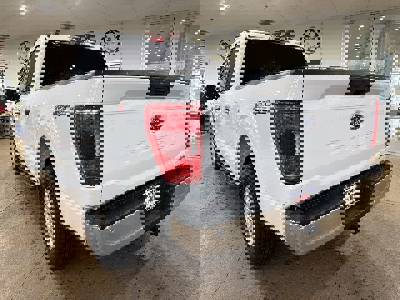 Used 2022 Ford F150 XLT w/ Trailer Tow Package image 8