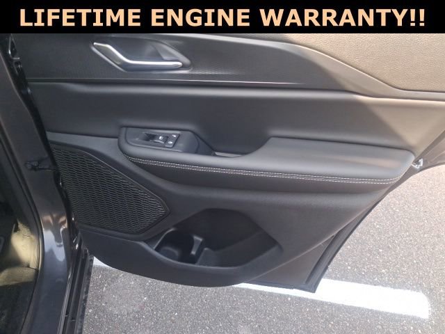 New 2025 Jeep Grand Cherokee Laredo X w/ Trailer Tow Package image 23