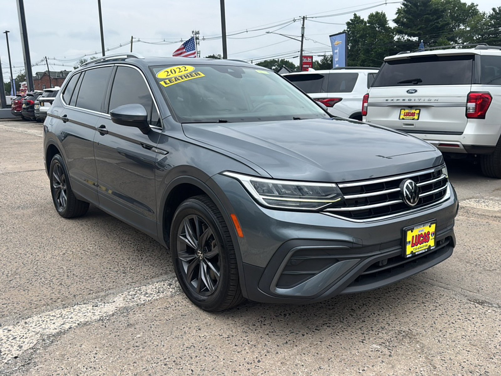 Used 2022 Volkswagen Tiguan SE AWD/4WD image 4