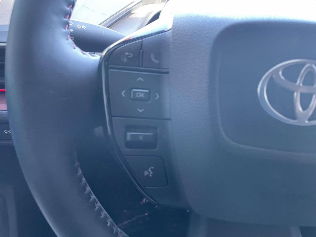 Used 2025 Toyota Prius Plug-In Hybrid image 29