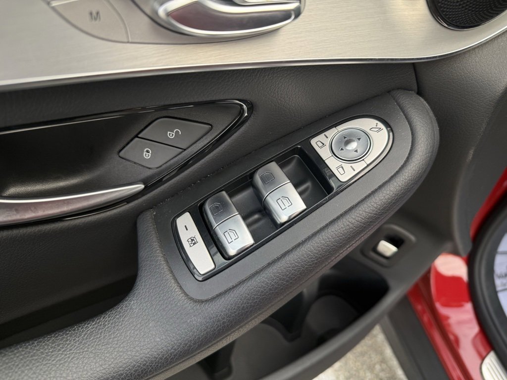 Used 2017 Mercedes-Benz GLC 300 4MATIC image 20