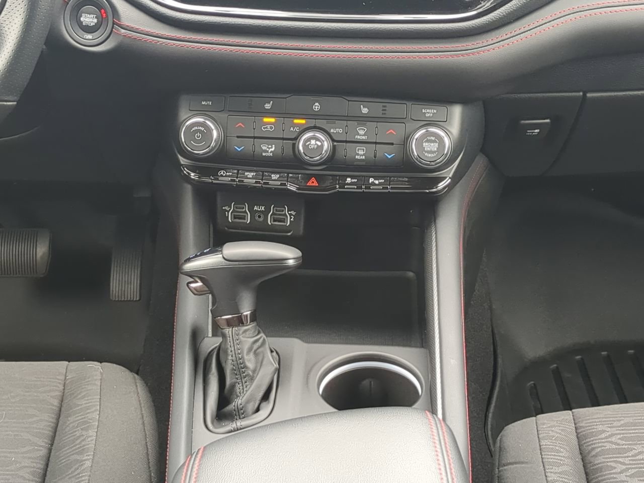 Certified 2025 Dodge Durango GT w/ Blacktop Package RWD image 17