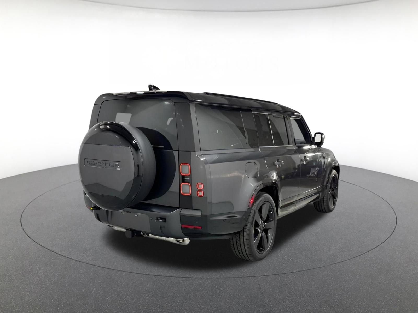 New 2026 Land Rover Defender 130 X-Dynamic SE image 5