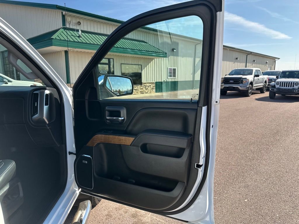 Used 2017 Chevrolet Silverado 1500 LTZ w/ Sport Package AWD/4WD image 28