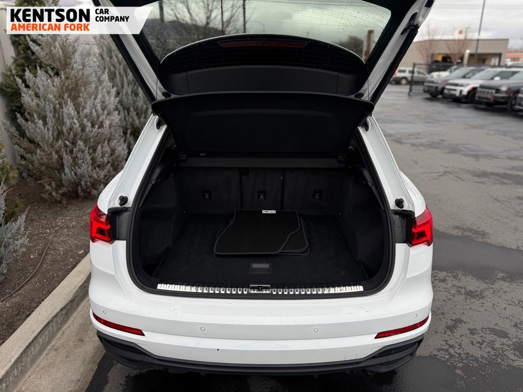 Used 2025 Audi Q3 2.0T Premium image 38