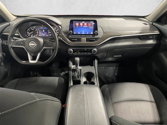 Used 2025 Nissan Altima 2.5 SV FWD image 18
