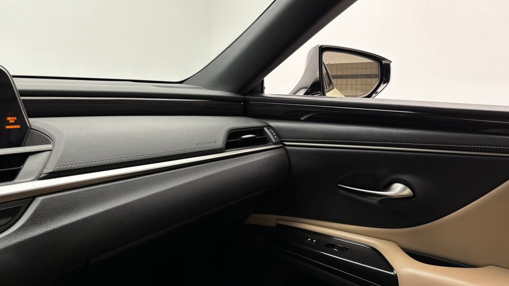Used 2021 Lexus ES 300h w/ Premium Package FWD image 29